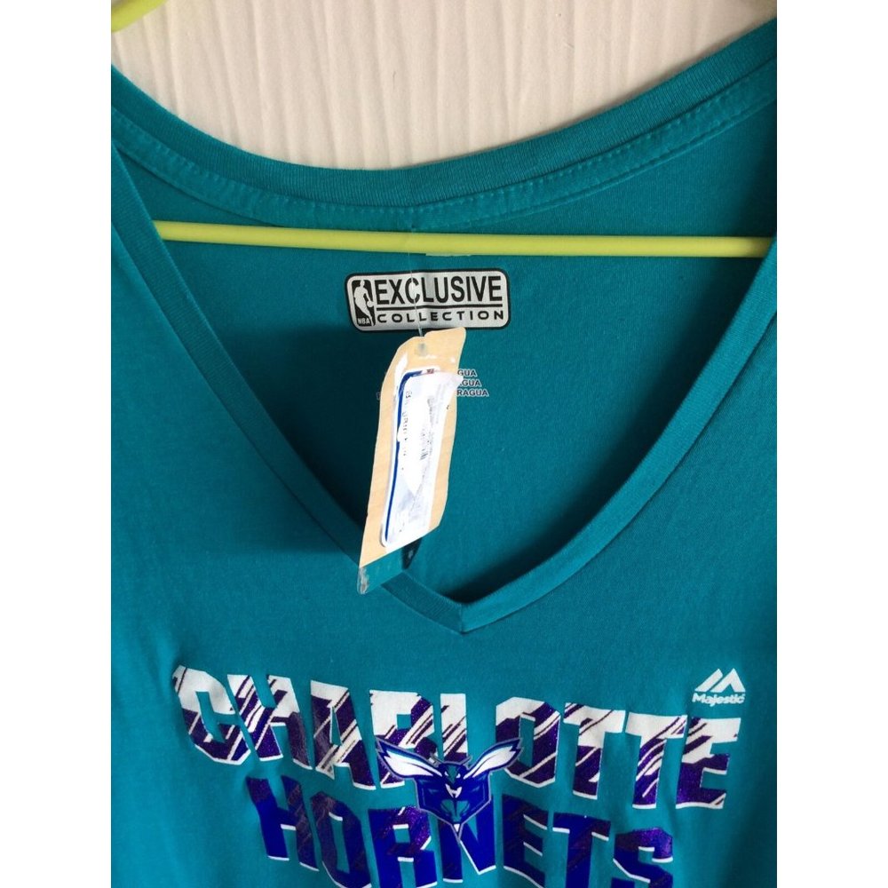 NWT, Charlotte Hornets NBA, Womens Shirt, Size XL, Majestic Brand - Picture 3 of 6